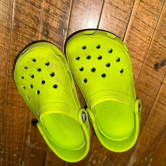 Crocs green rubber gardening arch support kids 8-9 shoes - Picture 1 of 5